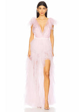 Pink tulle evening dress with V-neck and high slit