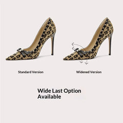 Two leopard print high-heeled shoes with text indicating standard and widened versions.