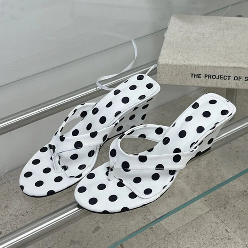 White polka dot wedge flip-flops with thong strap