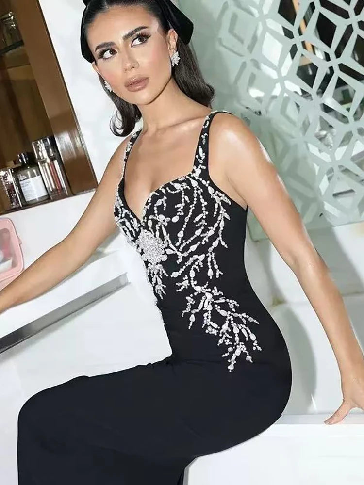 Black spaghetti strap diamond bandage gown.