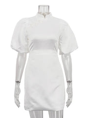 White dress on a mannequin - front