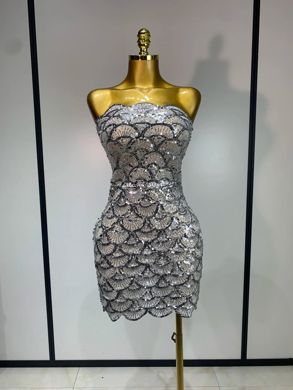 Strapless sequin scallop mini dress in silver