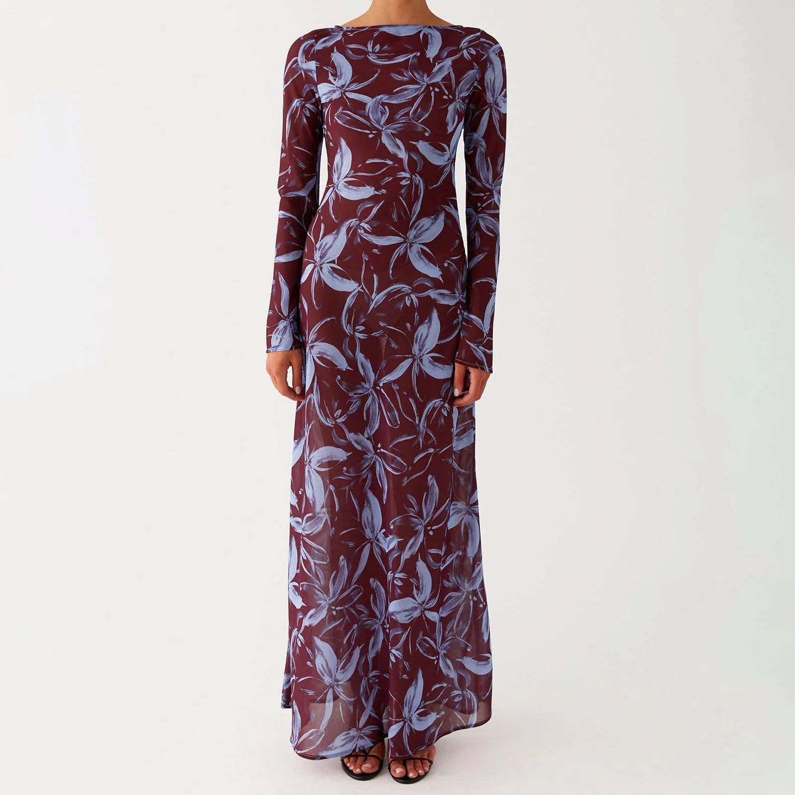 Long dress with a floral pattern