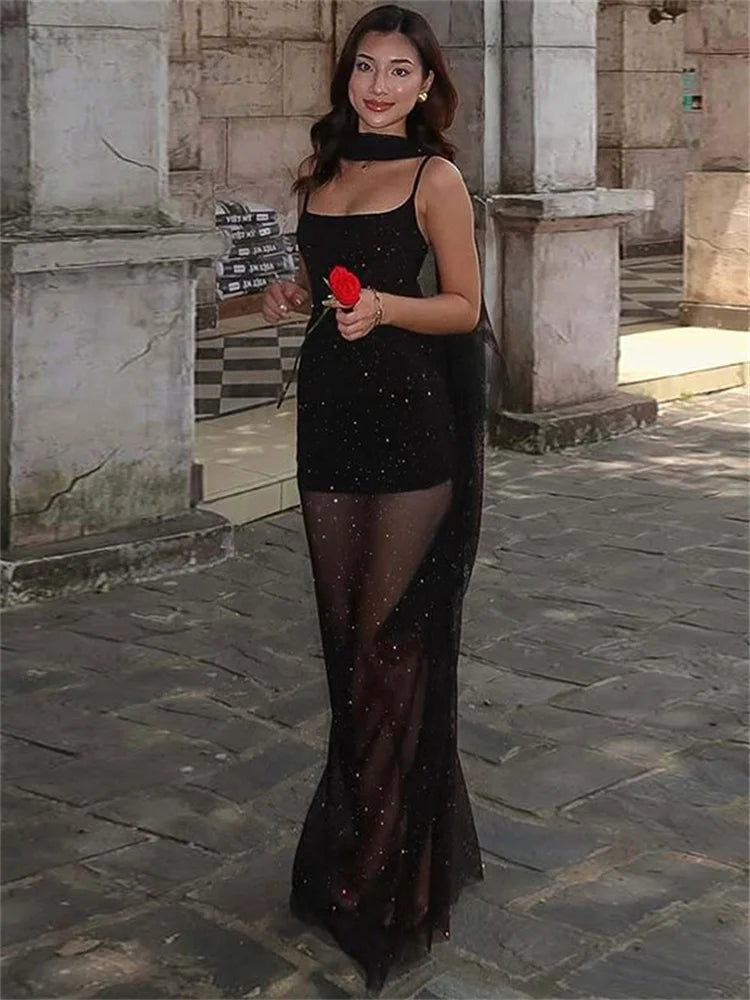 Backless black bodycon dress ideal for night events