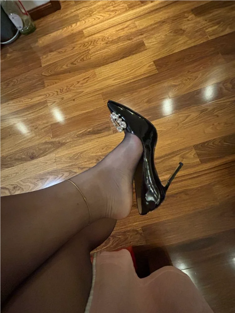 Crystal brooch evening shoes, pointed toe, for formal occasions