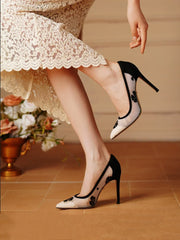 Women’s banquet pumps in embroidered fabric