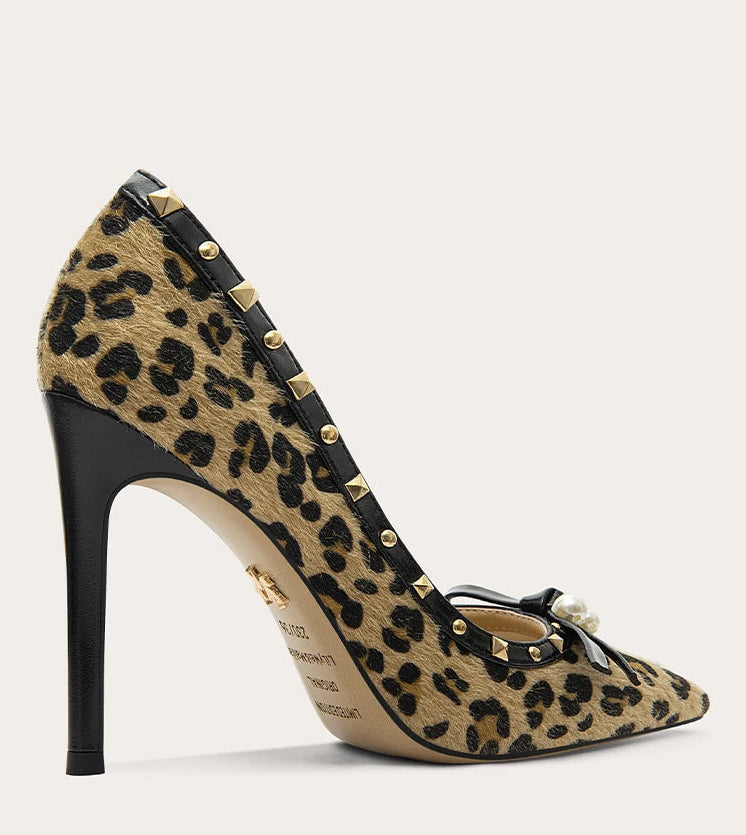 Pointed-toe dress pumps in leopard print with refined pearl embellishment