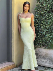 Light green sheath maxi perfect for cocktail hours and celebrations
