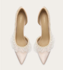 Silk pearl lace pumps with side cut and thin heel