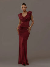 Sleeveless slim-fit velvet cocktail and prom dress
