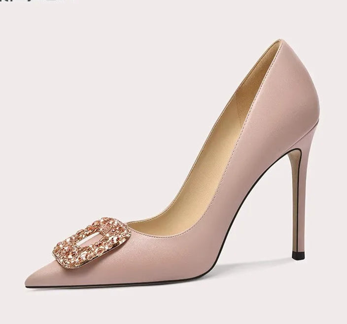 Handmade pointed toe pumps for spring occasions