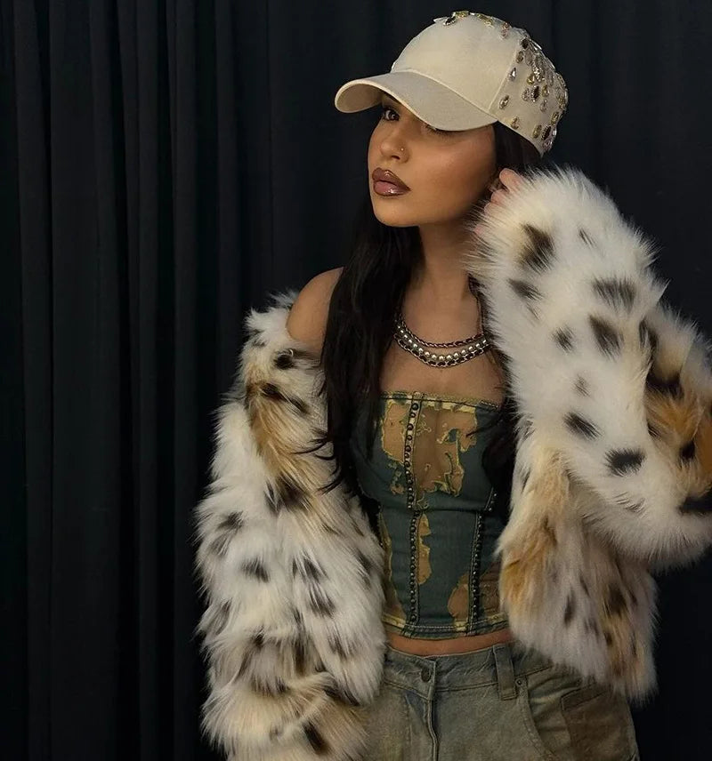 Spliced cropped fur club coat ideal for evenings and playful day outings