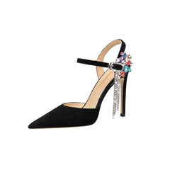 Statement chain embellished black shoes for women’s party looks