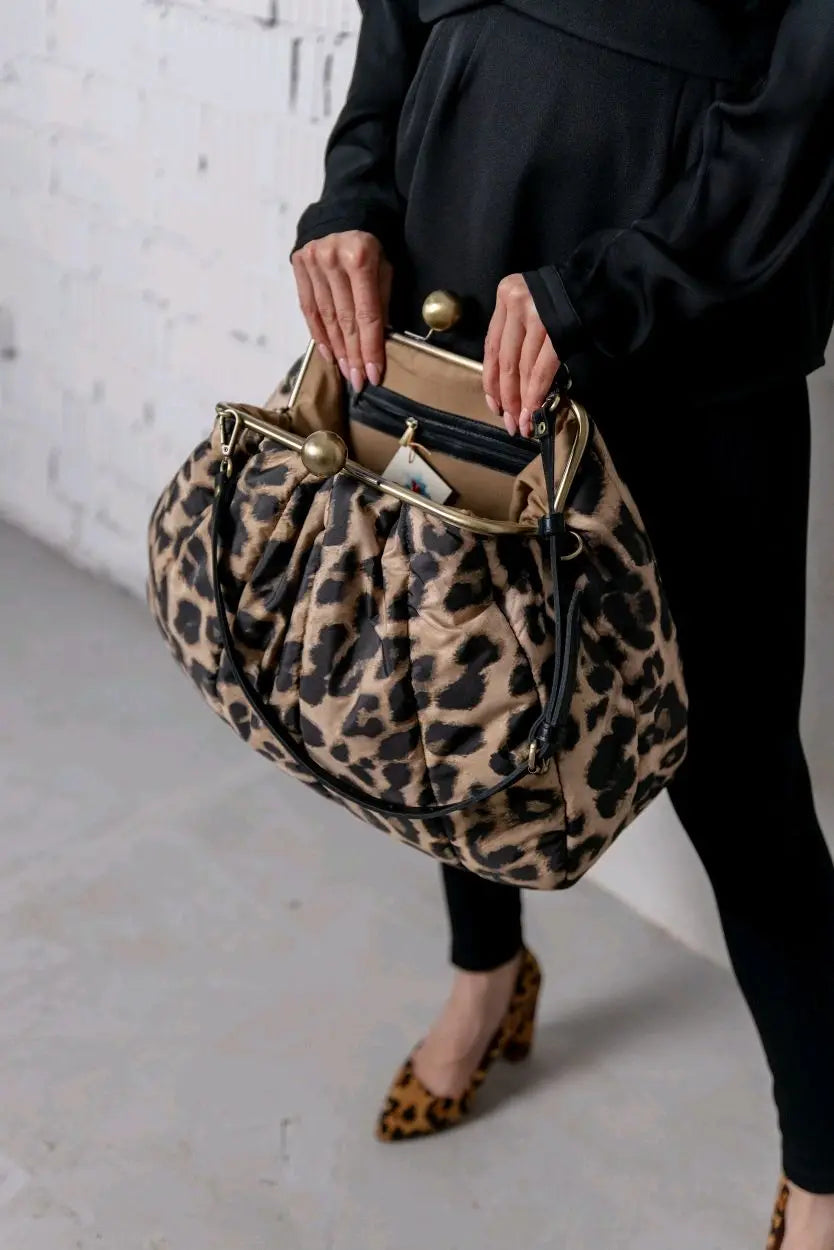 Retro fashion clutch with bold leopard print design