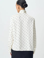 Streetwear party blouse with collar detail styled for gallery event