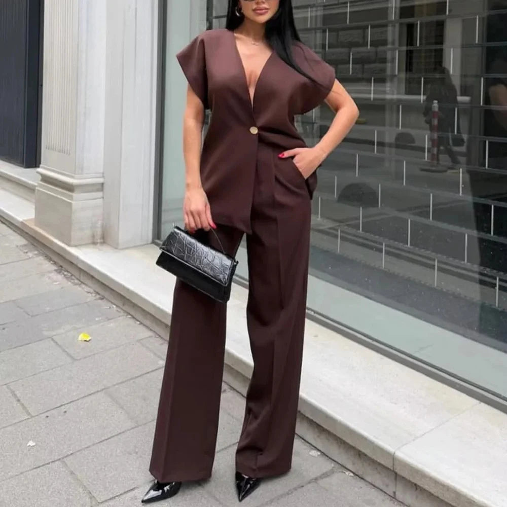 Structured outfit perfect for office, brunch, or gallery visits