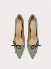 Suede bow platform pumps with pointed toe and thin heel
