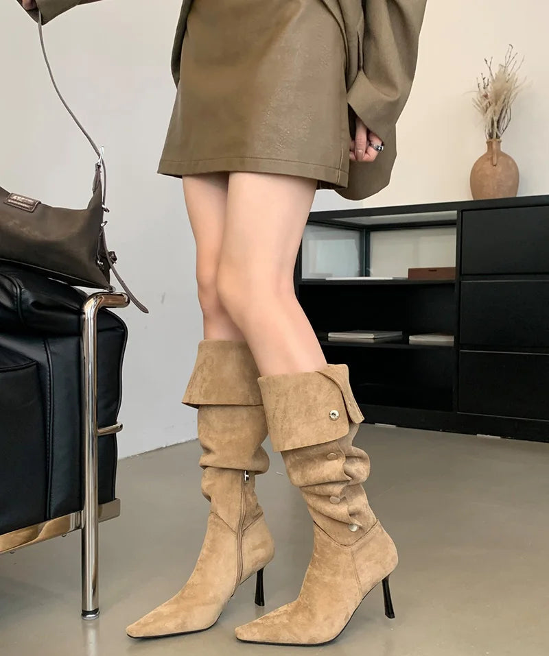 Elegant winter boots for women with zip closure