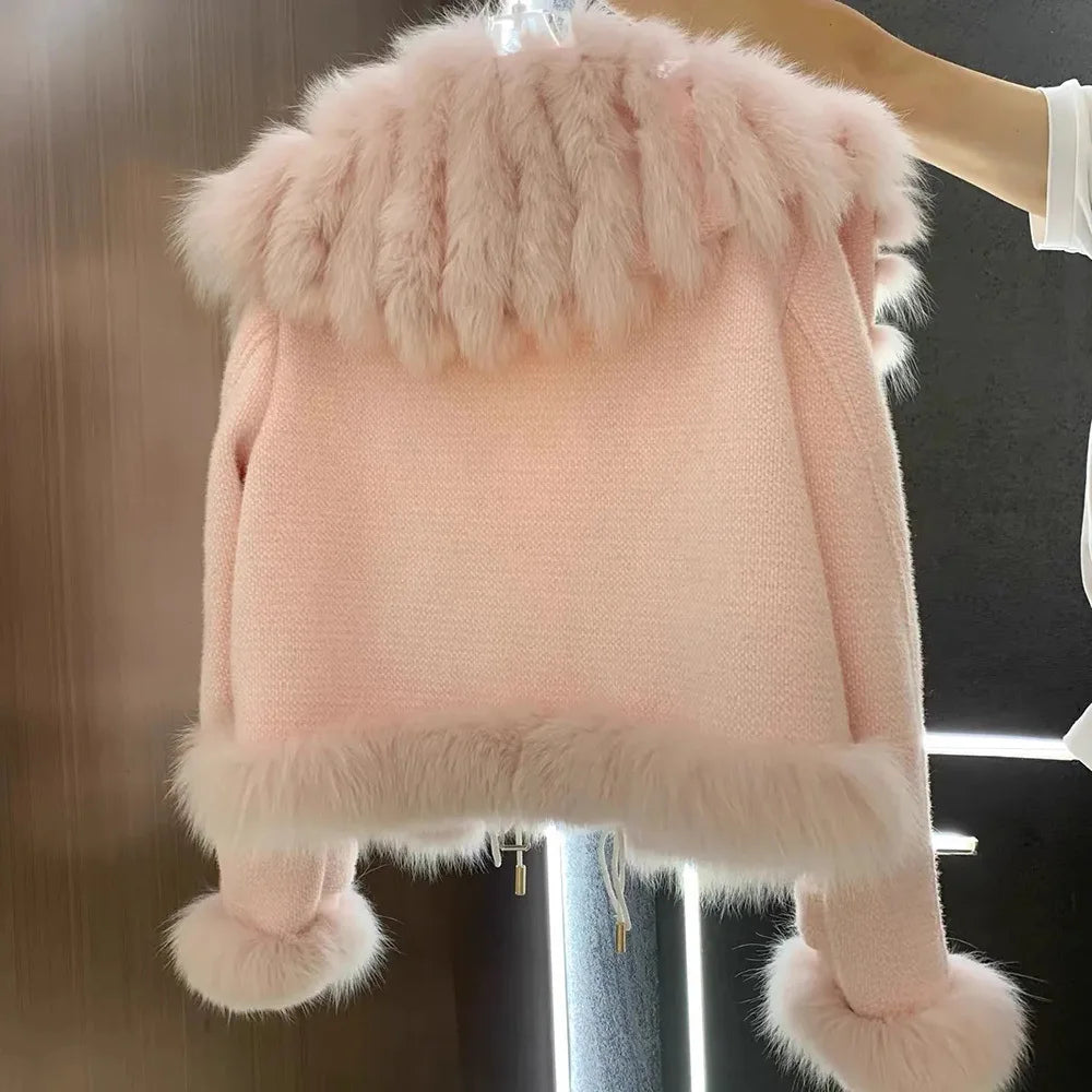 Women’s jacket with plush faux-fur trim and zipper closure