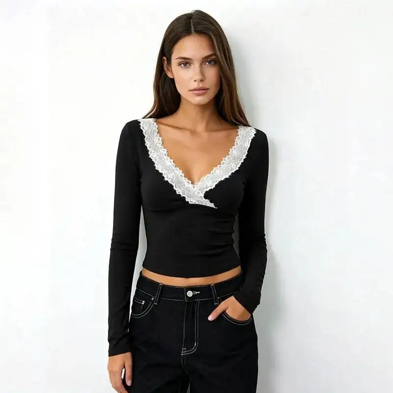Black lace trim v-neck long sleeve crop top