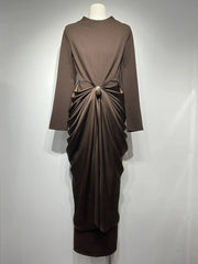 Slim satin gown with gathered draping at the waist
