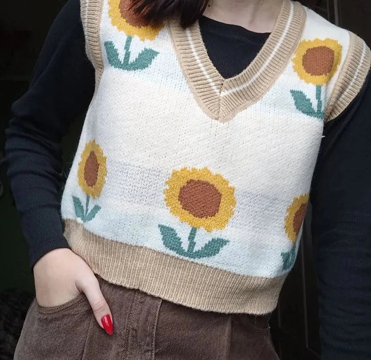Jacquard Knitted Sleeveless V-neck Sunflowers Crop Sweater