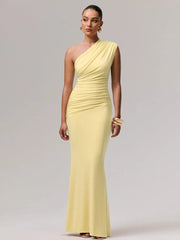 One-shoulder ruched gown in yellow