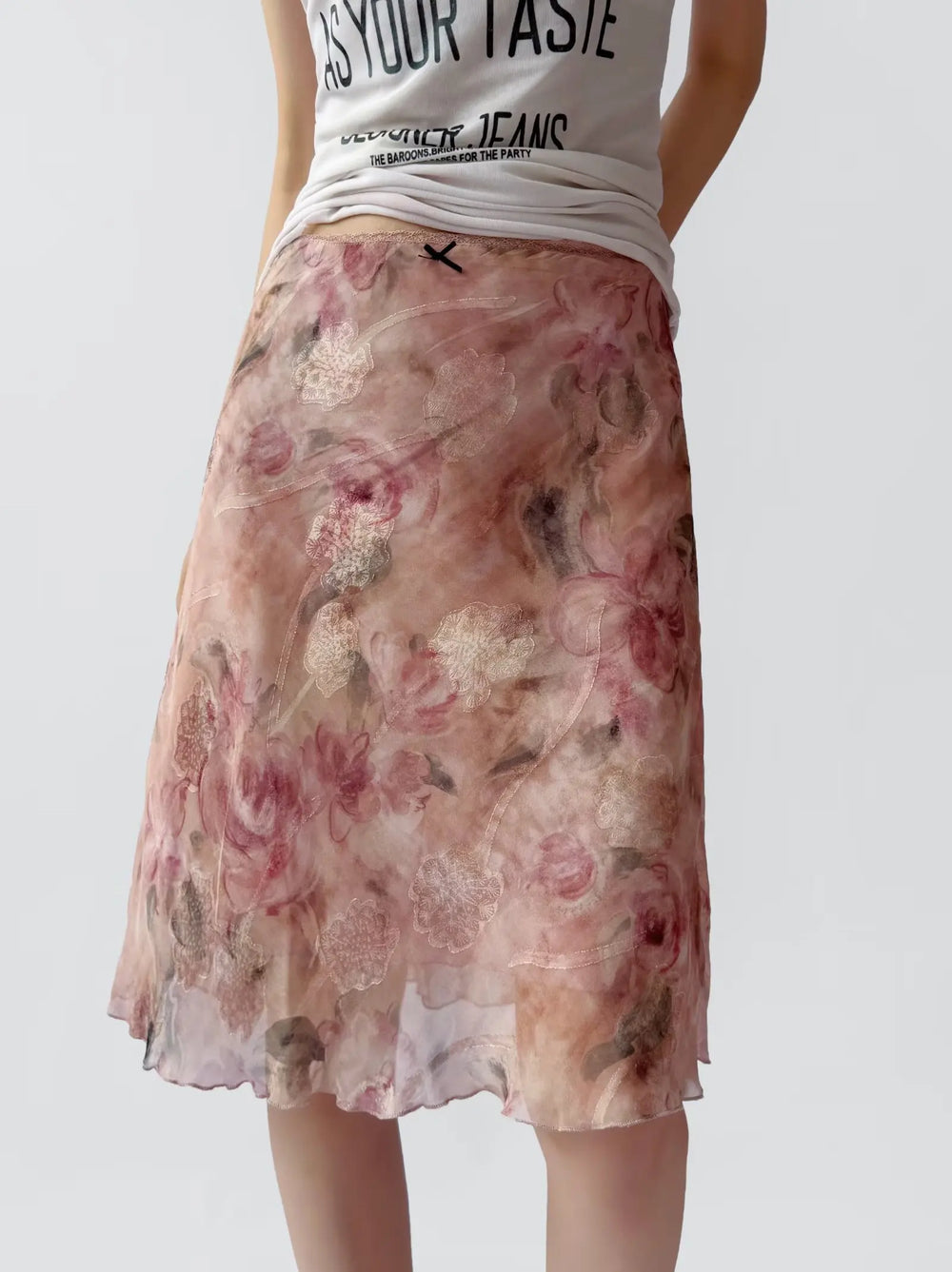 Floral print A-line midi skirt with flowing hem