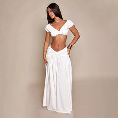 Detail of the gathered waist on the maxi skirt