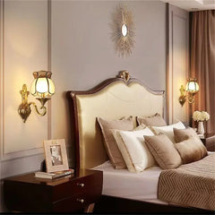 Vintage-style wall light in brass with LED illumination.