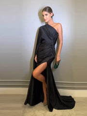 One Shoulder Black Batwing Sleeve Long Dress