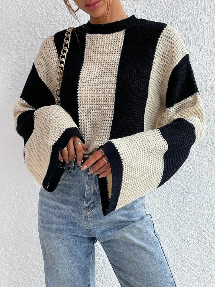 Women's Knitted O-neck Oversized Striped Sweaters 