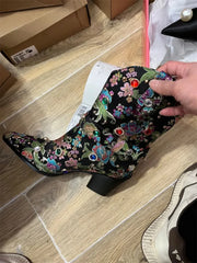 Embroidered Pointed Toe Boots