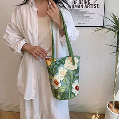 Large capacity canvas handbag with soft structure