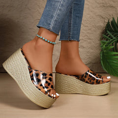 9 cm high wedge sandals for women with leopard pattern