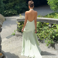 Bold sleeveless maxi dress for evening fashion
