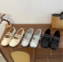 Elegant black casual Mary Jane flats for women