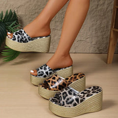 Summer slip-on leopard print slides with cushioned sole