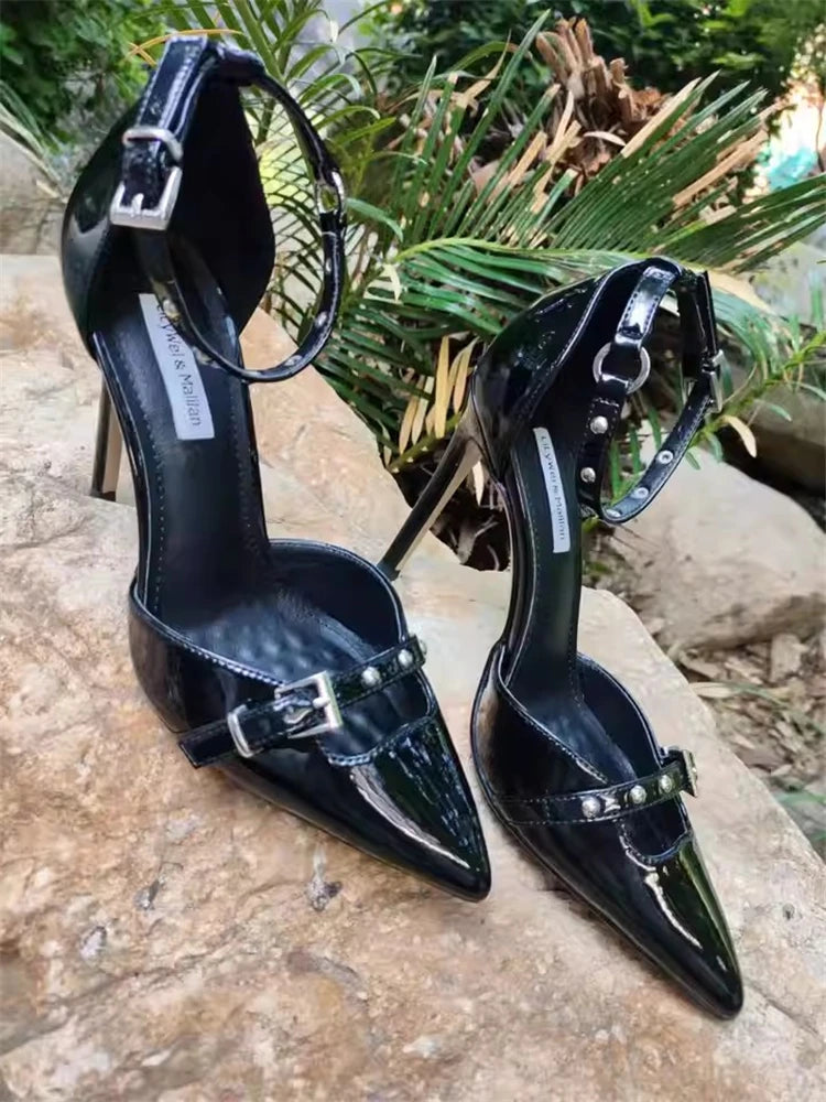 City night buckle heel sandals with patent shine and pointed toe