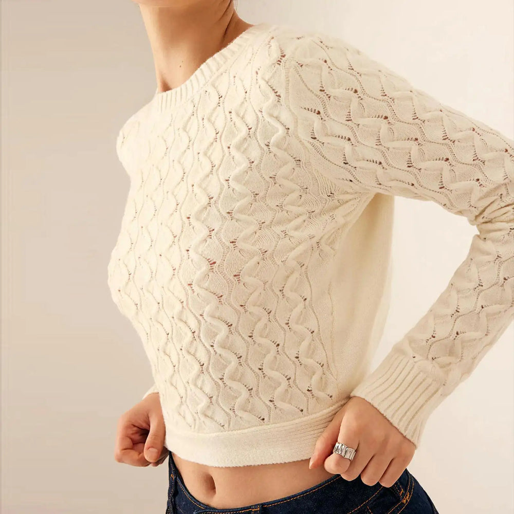 Slim fit crew neck knit sweater with ribbed sleeves