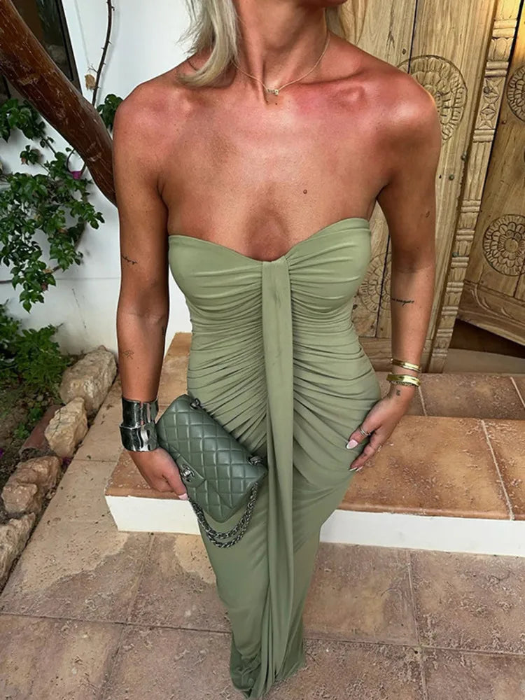 Elegant strapless maxi gown with ruched detail