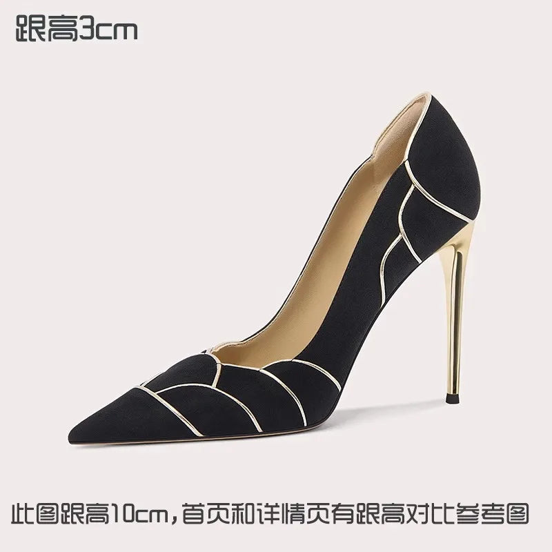Suede pointed banquet pumps in classic silhouette