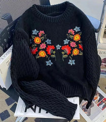 Loose fit floral cashmere sweater with O-neck design