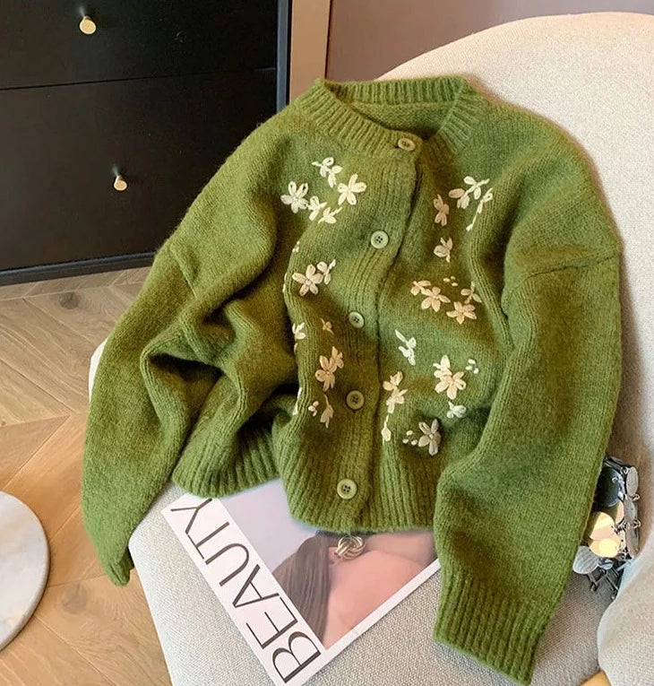 Green cashmere cardigan with delicate floral embroidery