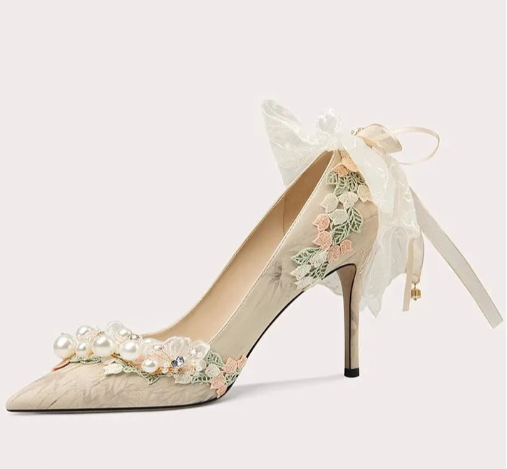 Lace bow wedding shoes designed for women and brides