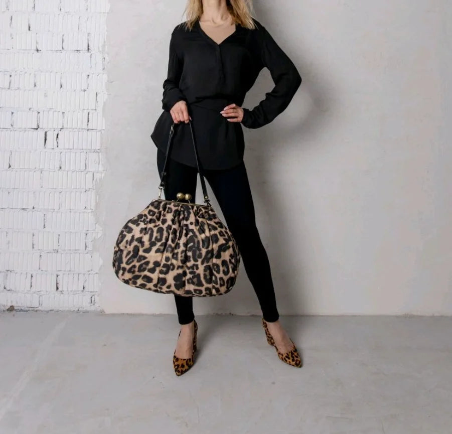 Large vintage animal print handbag with ball clasp