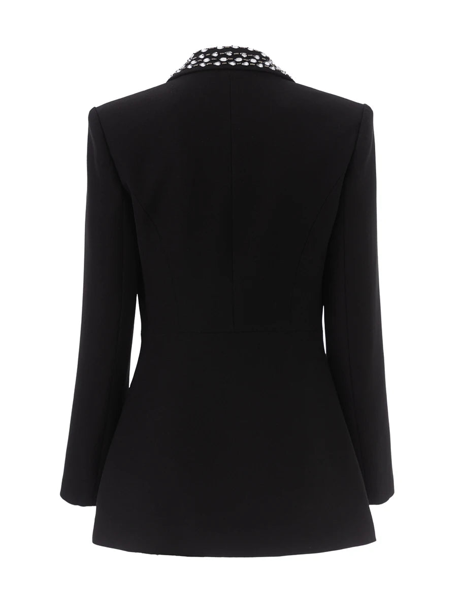 Elegant black blazer with slim silhouette and decorative lapel