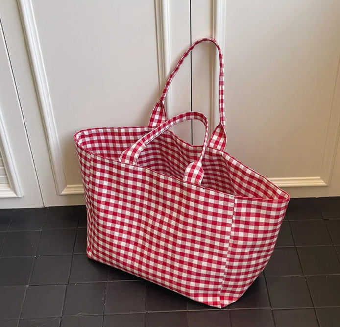 Large capacity plaid shoulder bag for travel and daily use