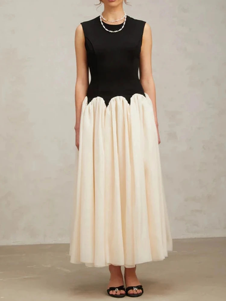 Sleeveless folds party dress with slim formal fit