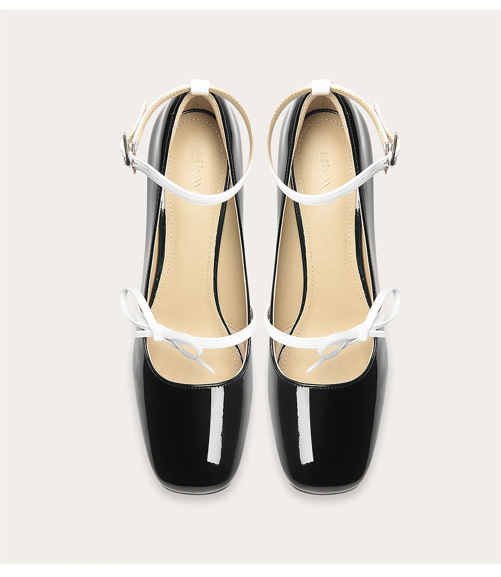 Square toe patent leather pumps with bow detail